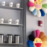 无锡探店 首家KAWS主题工业风咖啡馆「潮蓝藏库X0402」