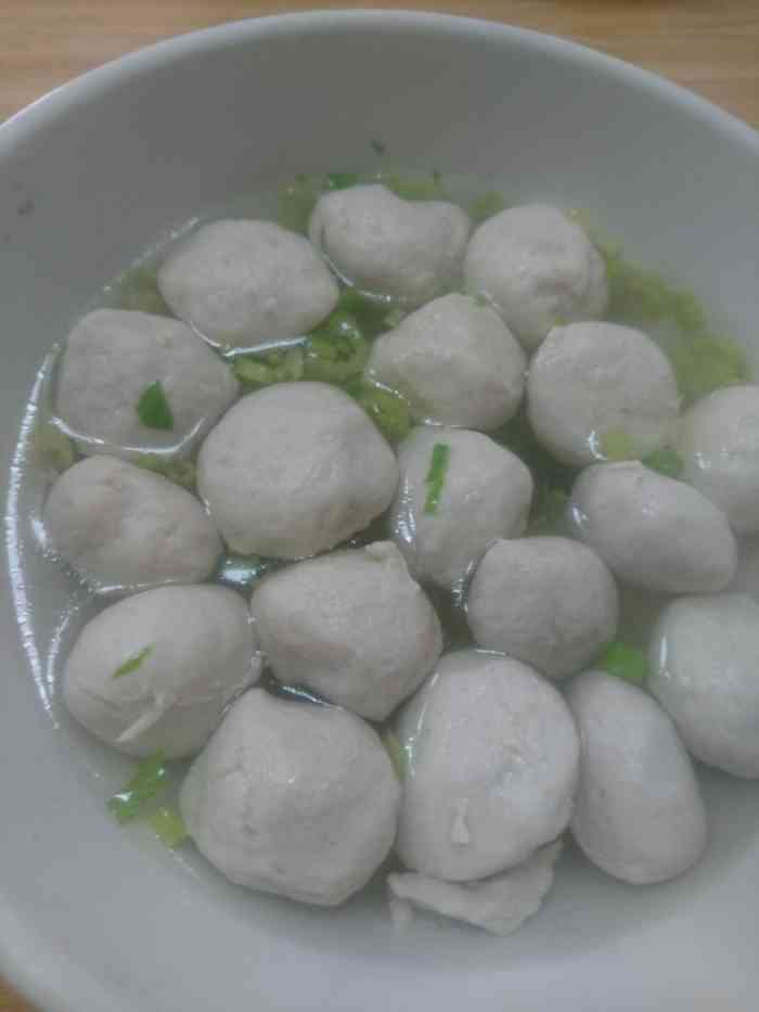 漳浦地道的小吃,肉圆q弹但不难嚼,扁食(小馄饨)皮薄肉鲜,汤头清甜