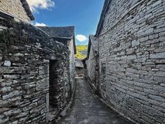 -高荡千年布依古寨旅游景区