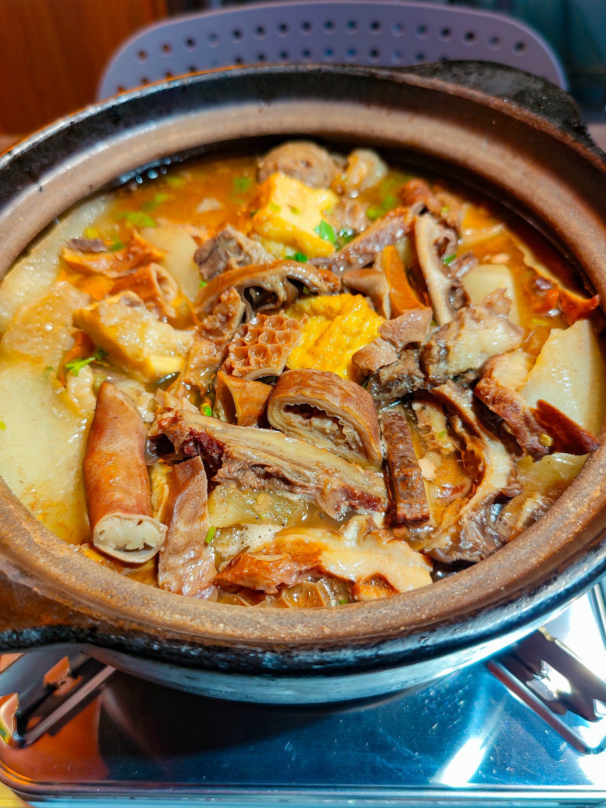 冬日就要吃点暖,这家牛腩牛杂煲香迷糊了