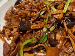 橄榄油炒野山菌-关东小磨东北菜(漕河泾印象城店)