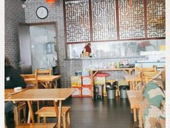 大堂-遵义虾子卢四羊肉粉(大沽路店)