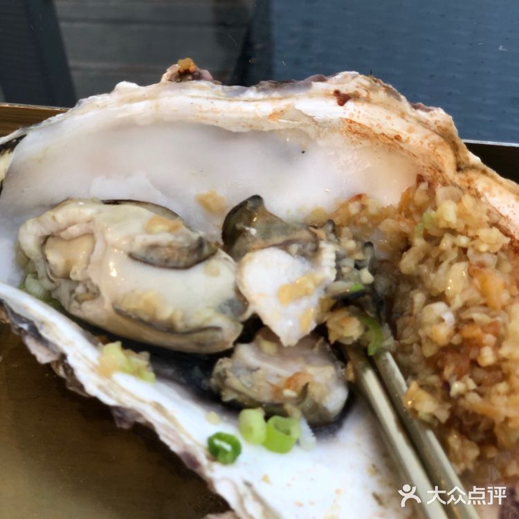 总之非常开心，坐海边看落日、品美食…