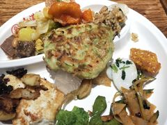 西葫芦胡萝卜丝饼-素满香·食养自助(天一广场店)