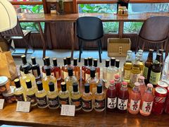 -银米·云南传统过桥米线(双廊黑金冠店)
