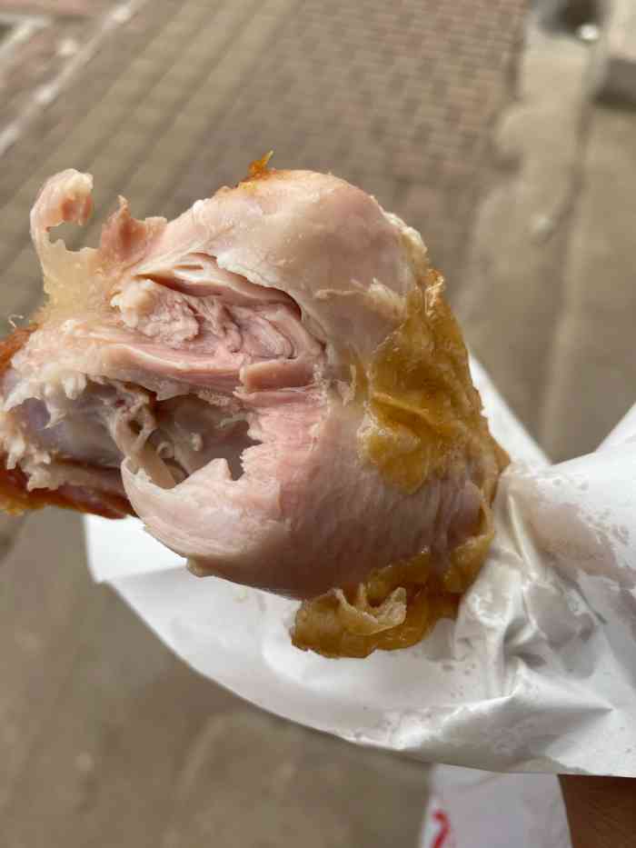 烟台泰丰炸鸡"这个大鸡腿看着就有食欲,不过自己还真吃不.