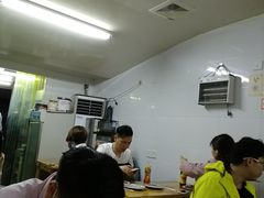 大堂-何记酿皮店(西流湾店)