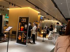 等位区-麦当劳(龙阳路店)