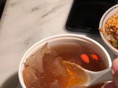 冰糖桃胶炖雪梨-初蓉丨遇见新川菜(亲贤街荣耀店)