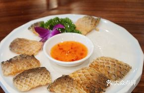 Special Pan-Fried Stuffed Fish Skin