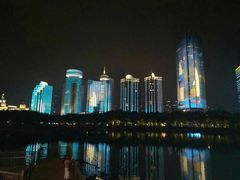 -万绿园