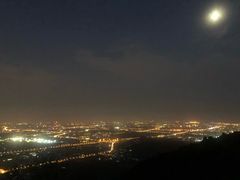 -鬼笑石后山停车场