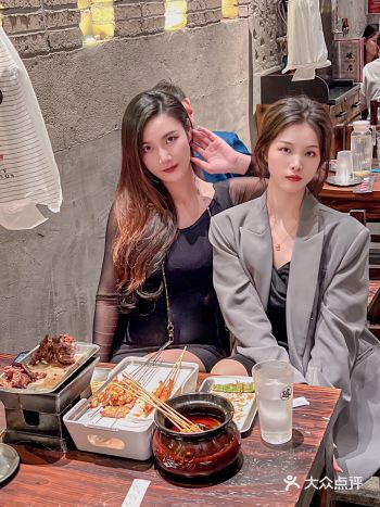 我又带闺蜜来打卡排队王“破店”吃烧烤啦！