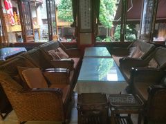 靠窗位-华冠悠岚·庭院餐厅(青城后山店)