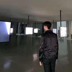 -SALON DE VANHADA