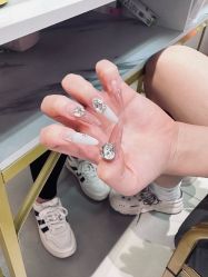 -丽心自助美甲美睫