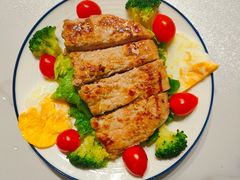 -鲸鱼妈妈月嫂/育婴师定制