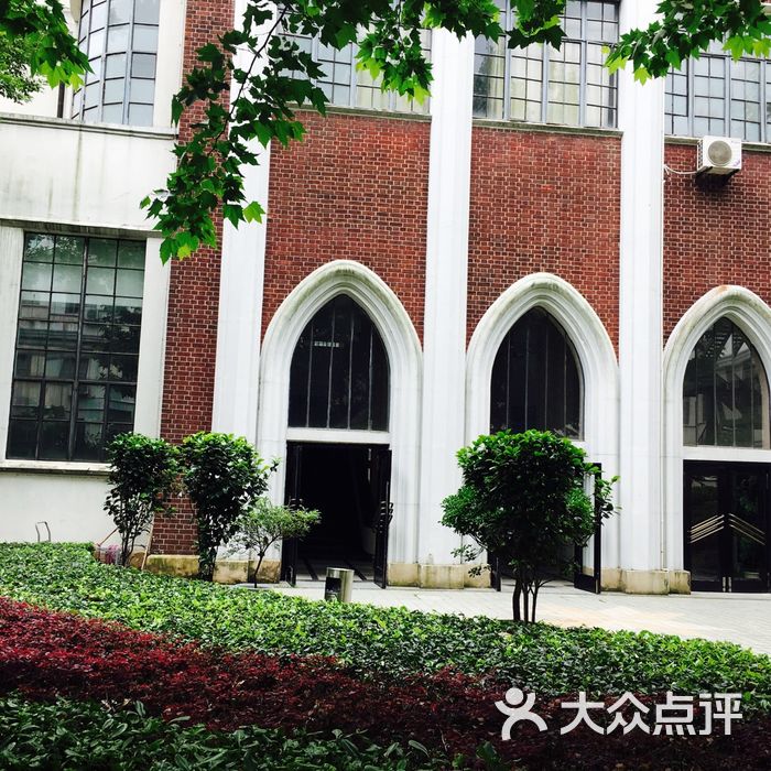包兆龙图书馆