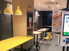 用餐区-麦当劳(东石东一路店)
