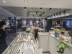 -宏宇眼镜蔡司依视路折扣店(兆佳眼镜城店)