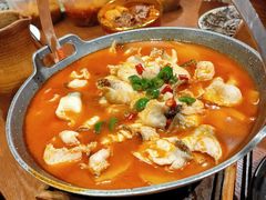 -老滇山寨•云南特色菜•地方菜•民族风情歌舞表演(金碧店)