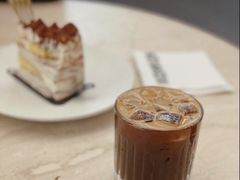 -玲婧胡同·生日蛋糕·餐厅(嘉里城店)