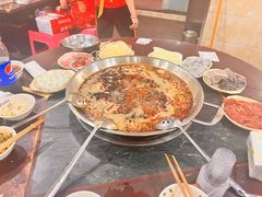 -储奇门鳝鱼火锅(总店)