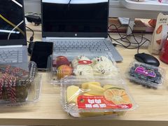 -白玉兰食品甜凤店(合生汇店)