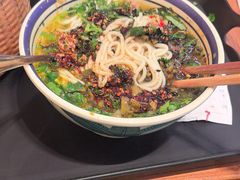 -云阿蛮云南生烫牛肉米线(奉贤路店)