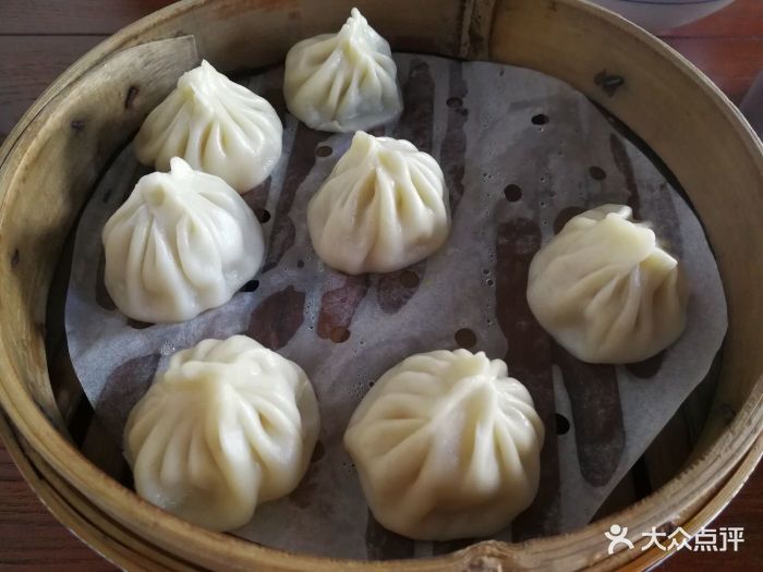 汪一挑馄饨小笼包图片 - 第1张