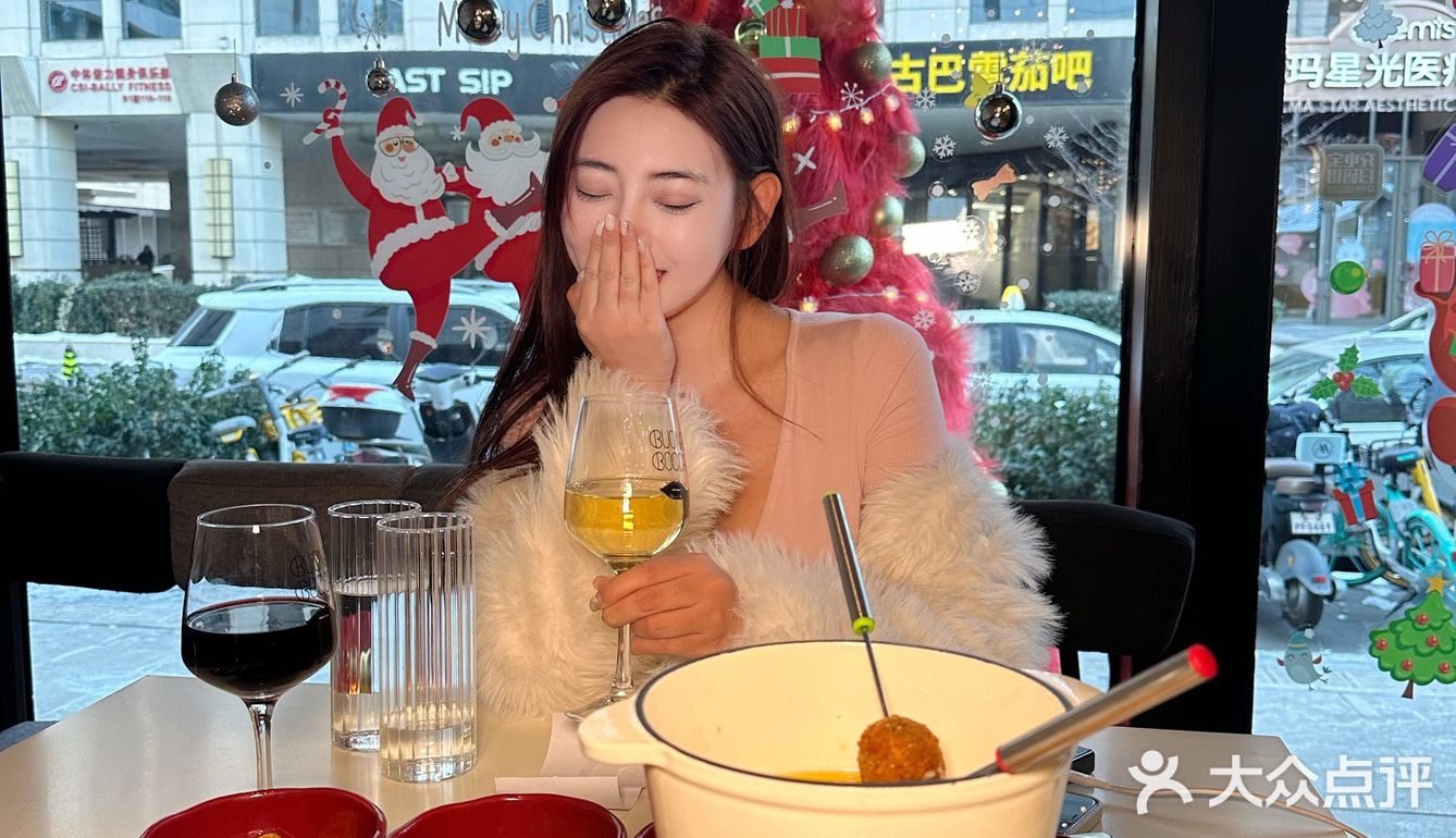 圣诞跨年去哪玩？三里屯圣诞氛围已到位！