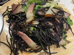 核桃花炒腊肉-乡土特色.冷锅鱼.牦牛肉汤锅