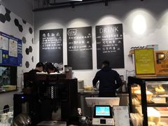 大堂-HELLO 27 意面·沙拉·帕尼尼