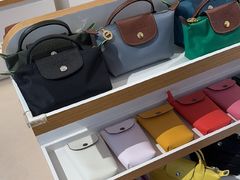-Longchamp(佛罗伦萨小镇奥特莱斯店)
