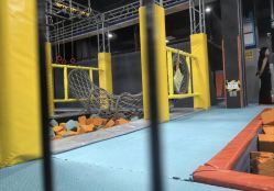 -蹦贝运动中心·蹦床·攀岩·闯关(龙岗店)