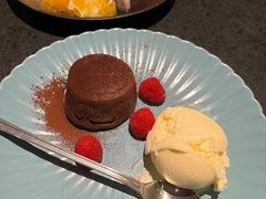 经典巧克力熔岩蛋糕-乐意坊Alla Torre意大利手工披萨(陆家嘴旗舰店)
