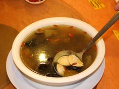 鲍鱼海味黑鸡汤-伍月花酒楼