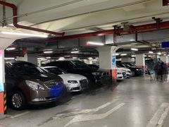 -中山公园-龙之梦停车场