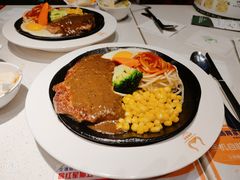-汤姆家的牛排意面披萨(新城市广场店)