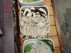 -龙虾风暴(松江店)