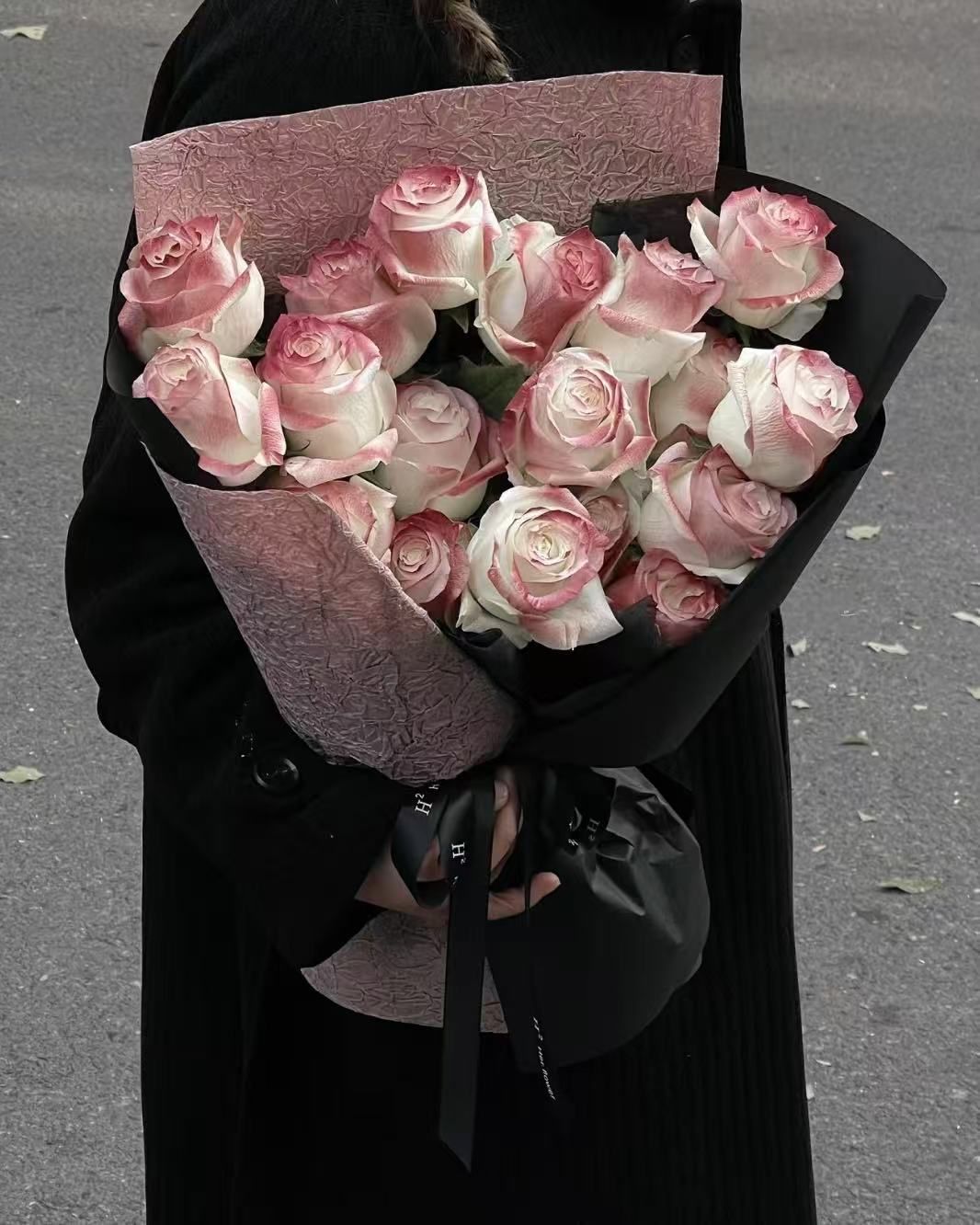 19朵凡尔赛复古红玫瑰花束