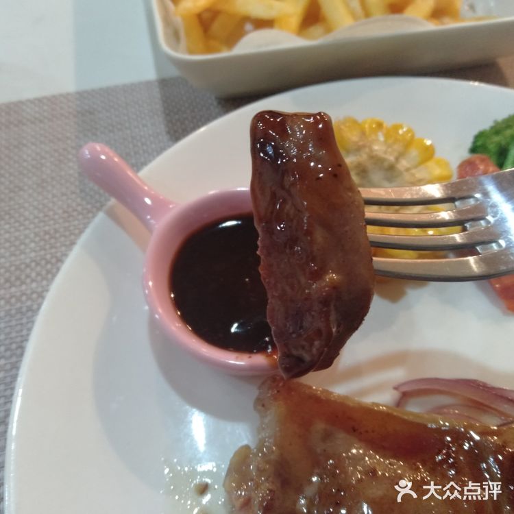 这家牛排有点东西[呲牙]