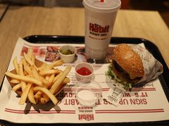 -The Habit Burger Grill 哈比特汉堡(复兴soho店)