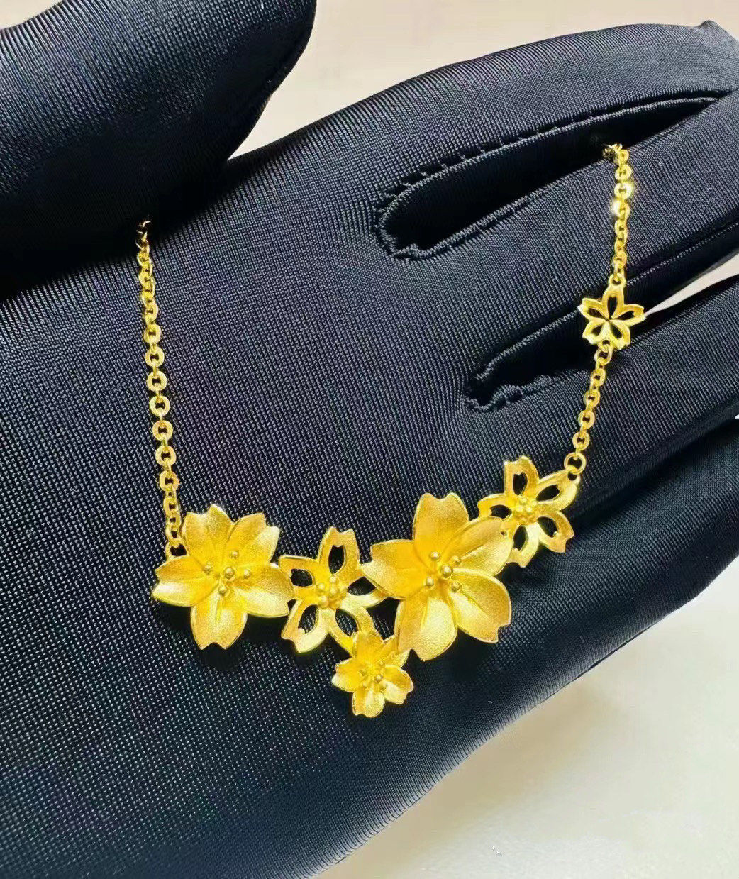 伟德bv1946官网医保卡变“购物卡”？央视曝光“套”刷医保卡黑链条