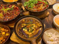-有红鸡毛店·砂锅菜(抚琴夜市店)
