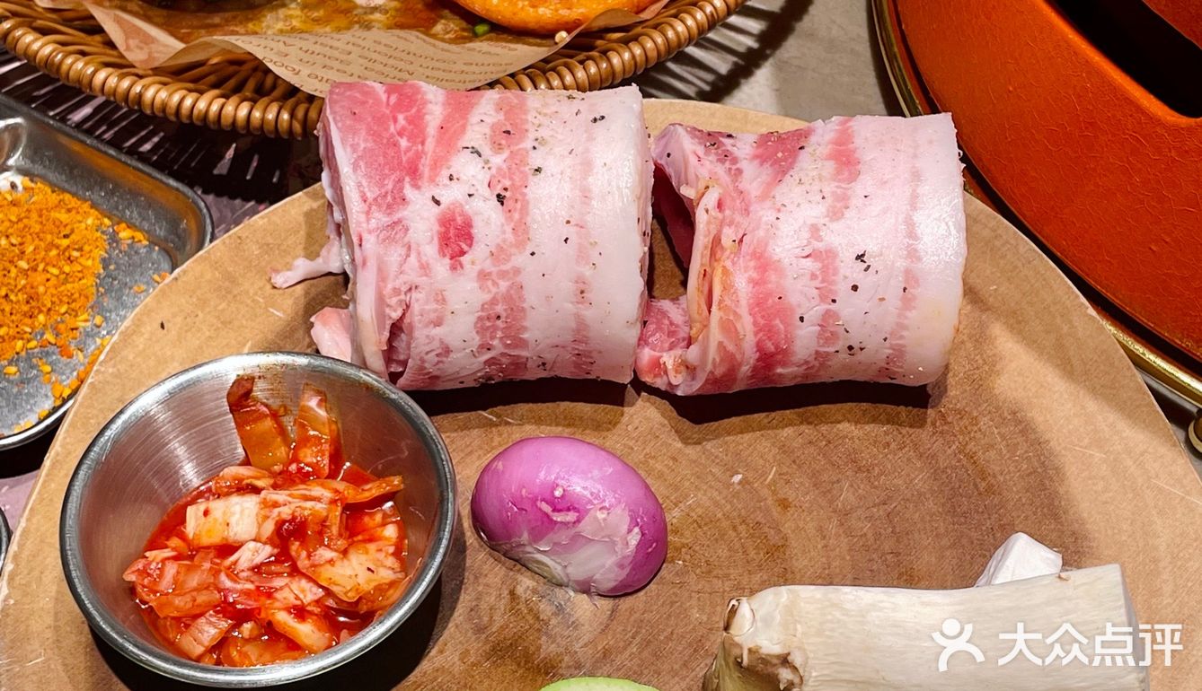 成都新店 | 终于吃到赵露思同款烤肉[胜利]