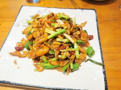 -梁姐啤酒鱼(兴坪古镇店)