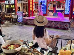 -刘姐啤酒鱼民族演艺餐厅(西街总店)