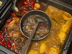 -老牌坊云南鱼豆花火锅(哈西万达店)