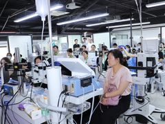 -上海大学附属上海和平眼科医院